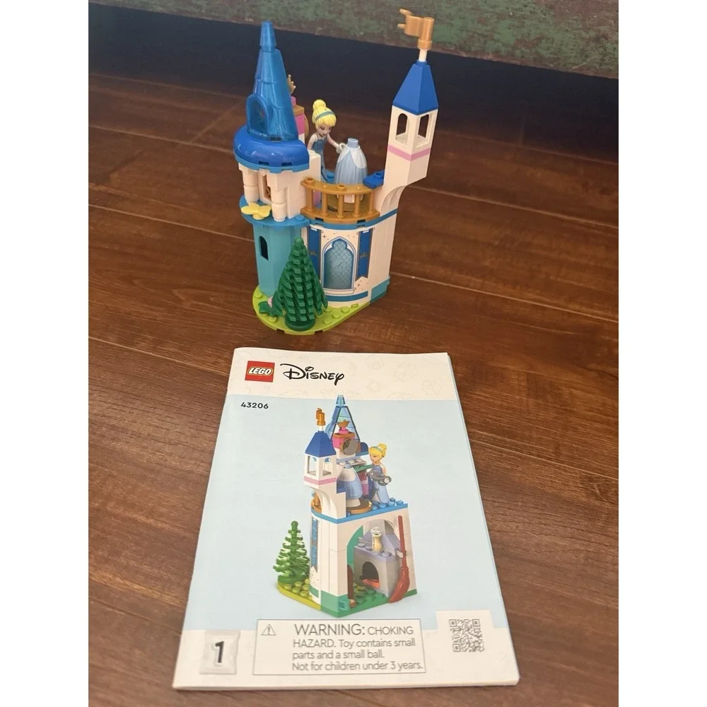 LEGO Disney 43206 Cinderella and Prince Charming's Castle READ DESCRIPTION
